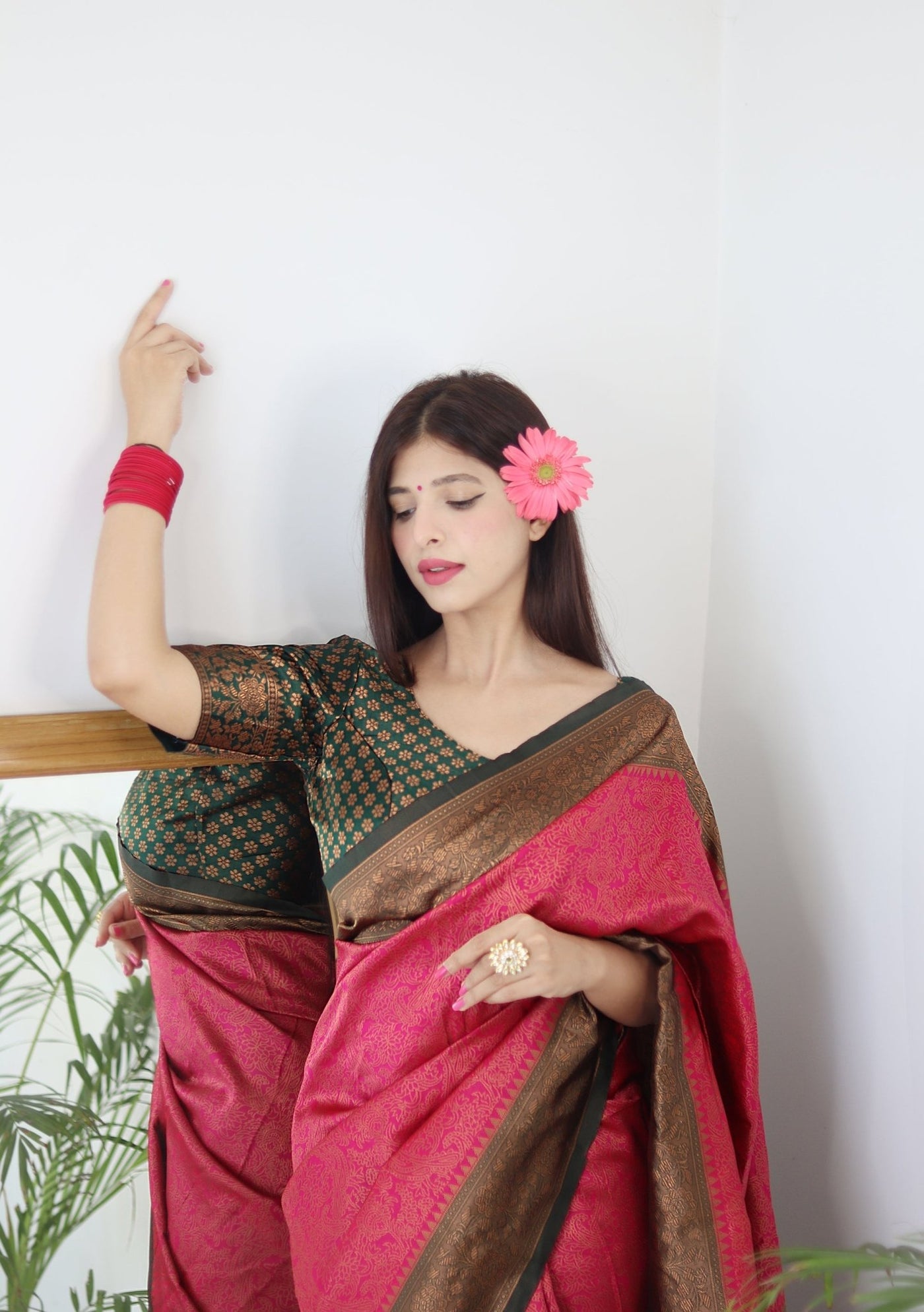 Pink With Green Border Pure Pure Banarasi Silk With Twirling Blouse Piece - Almaari Fashion