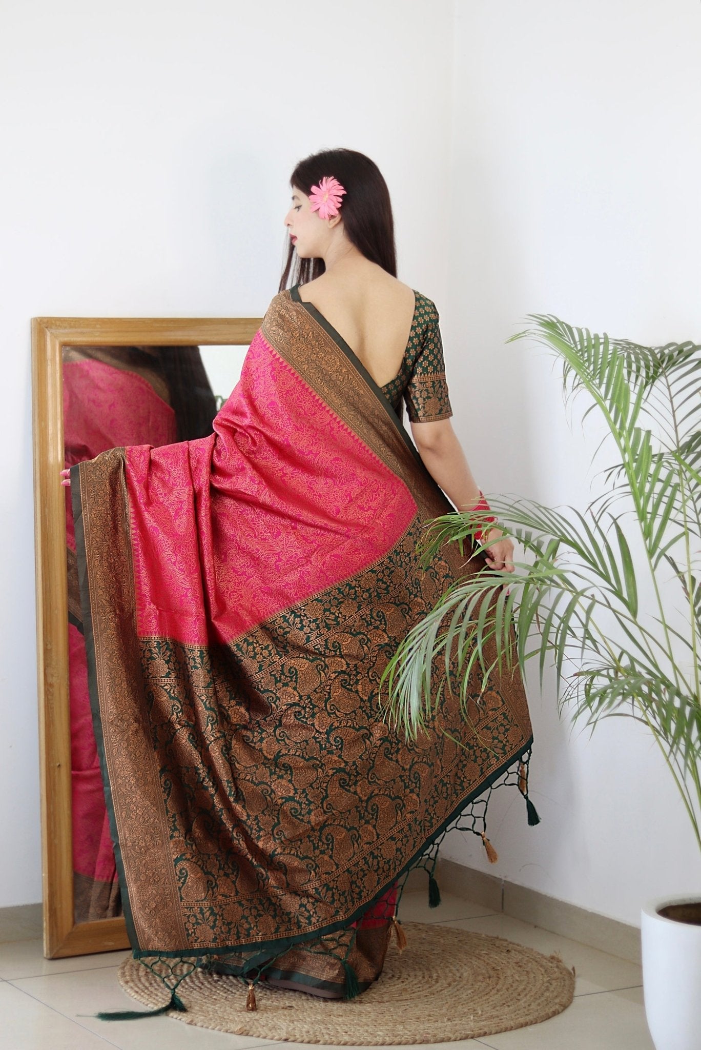 Pink With Green Border Pure Pure Banarasi Silk With Twirling Blouse Piece - Almaari Fashion