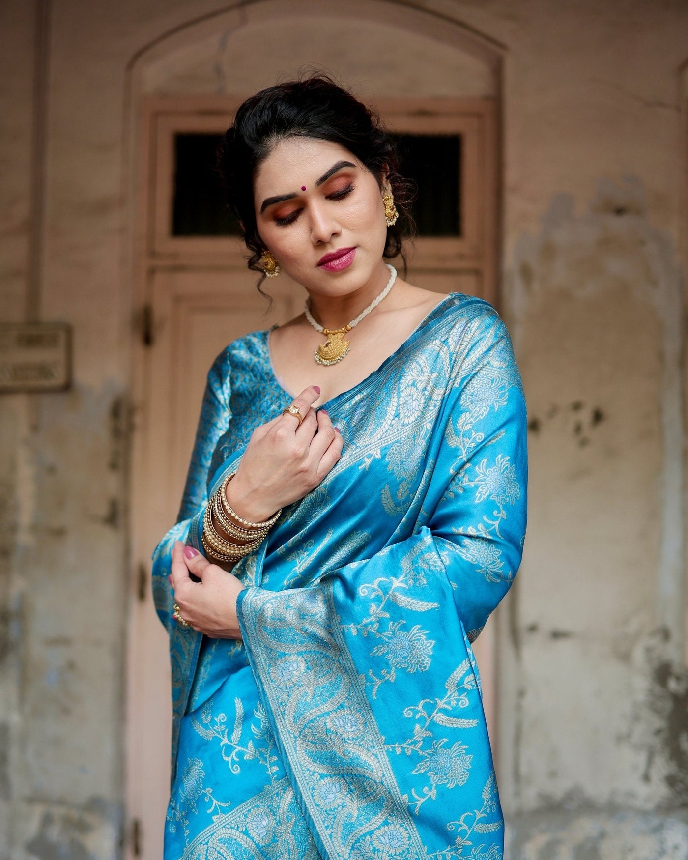 Pure Banarasi Silk Saree Weaved With Zari Comes With Heavy Banarasi Brocade Blouse - Almaari Fashion