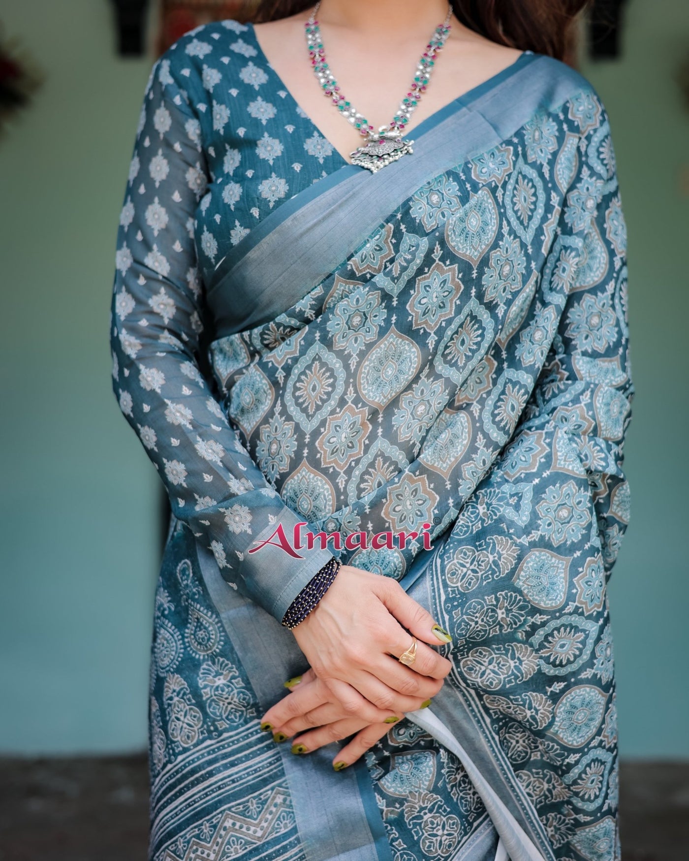 Pure Cotton Linen Saree Weaved With Zari Comes With Tassels - Almaari Fashion