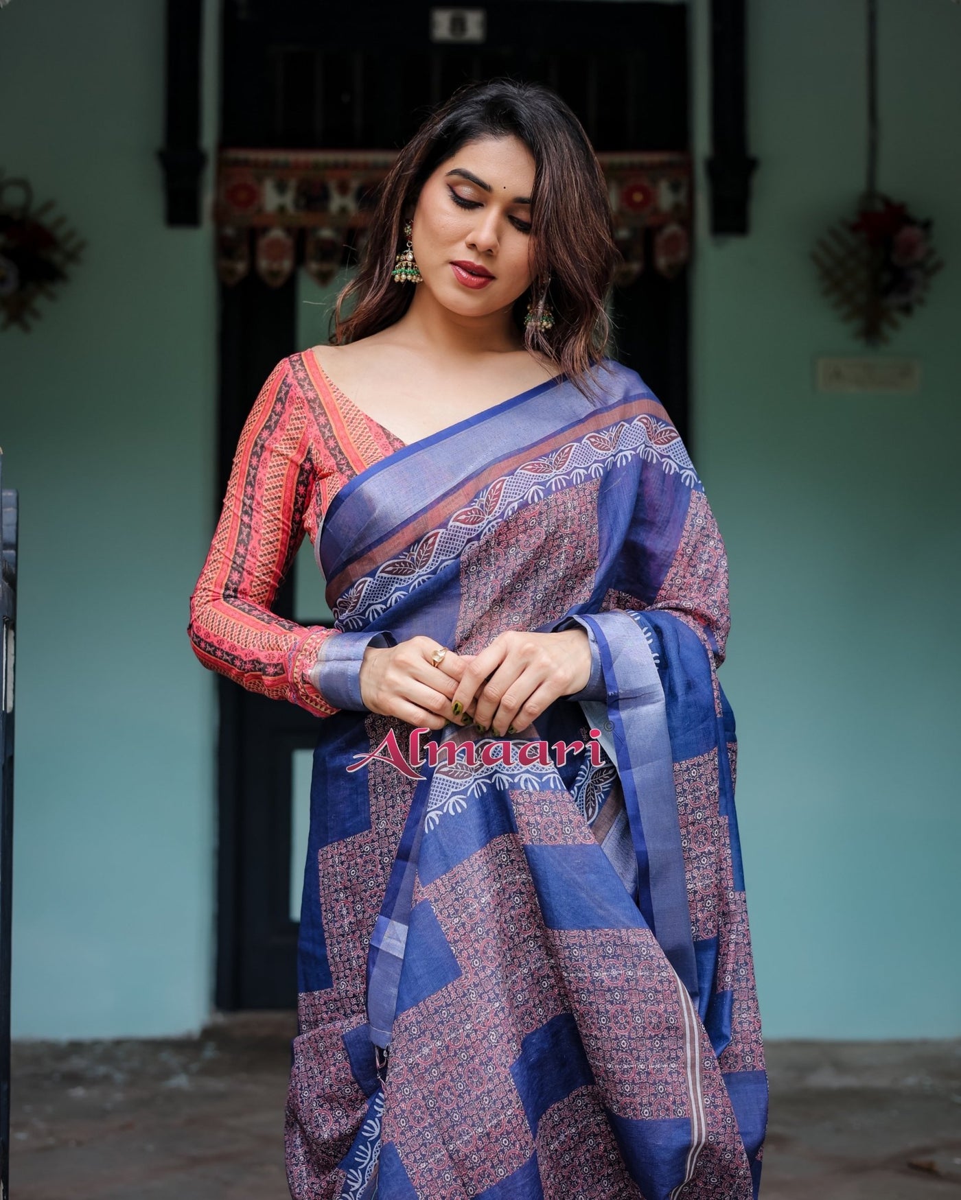 Pure Cotton Linen Saree Weaved With Zari Comes With Tassels - Almaari Fashion