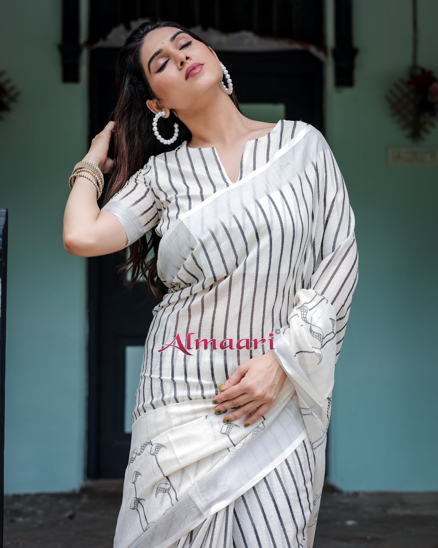 Pure Cotton Linen Saree Weaved With Zari Comes With Tassels - Almaari Fashion