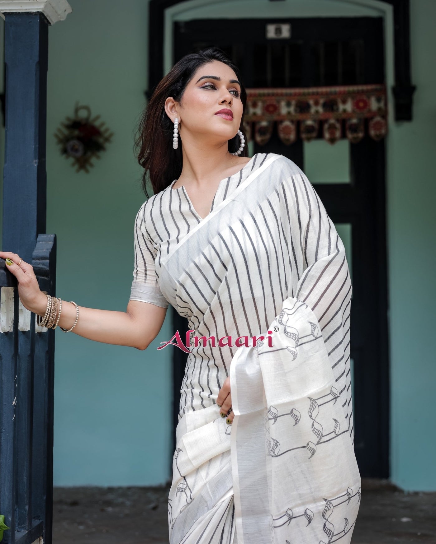 Pure Cotton Linen Saree Weaved With Zari Comes With Tassels - Almaari Fashion