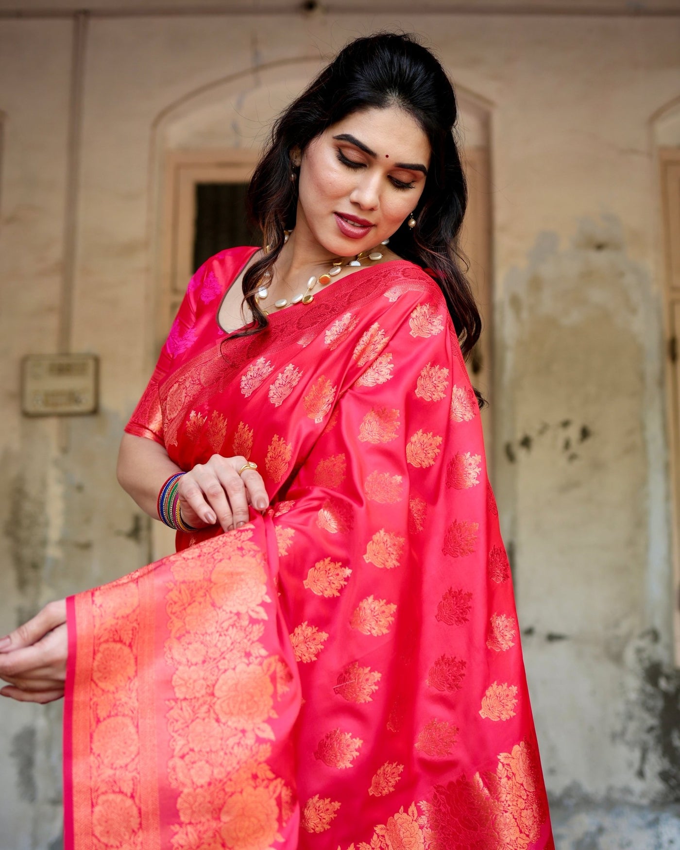 Pure Gaji Silk Saree Weaved With Zari Comes With Tassels - Almaari Fashion