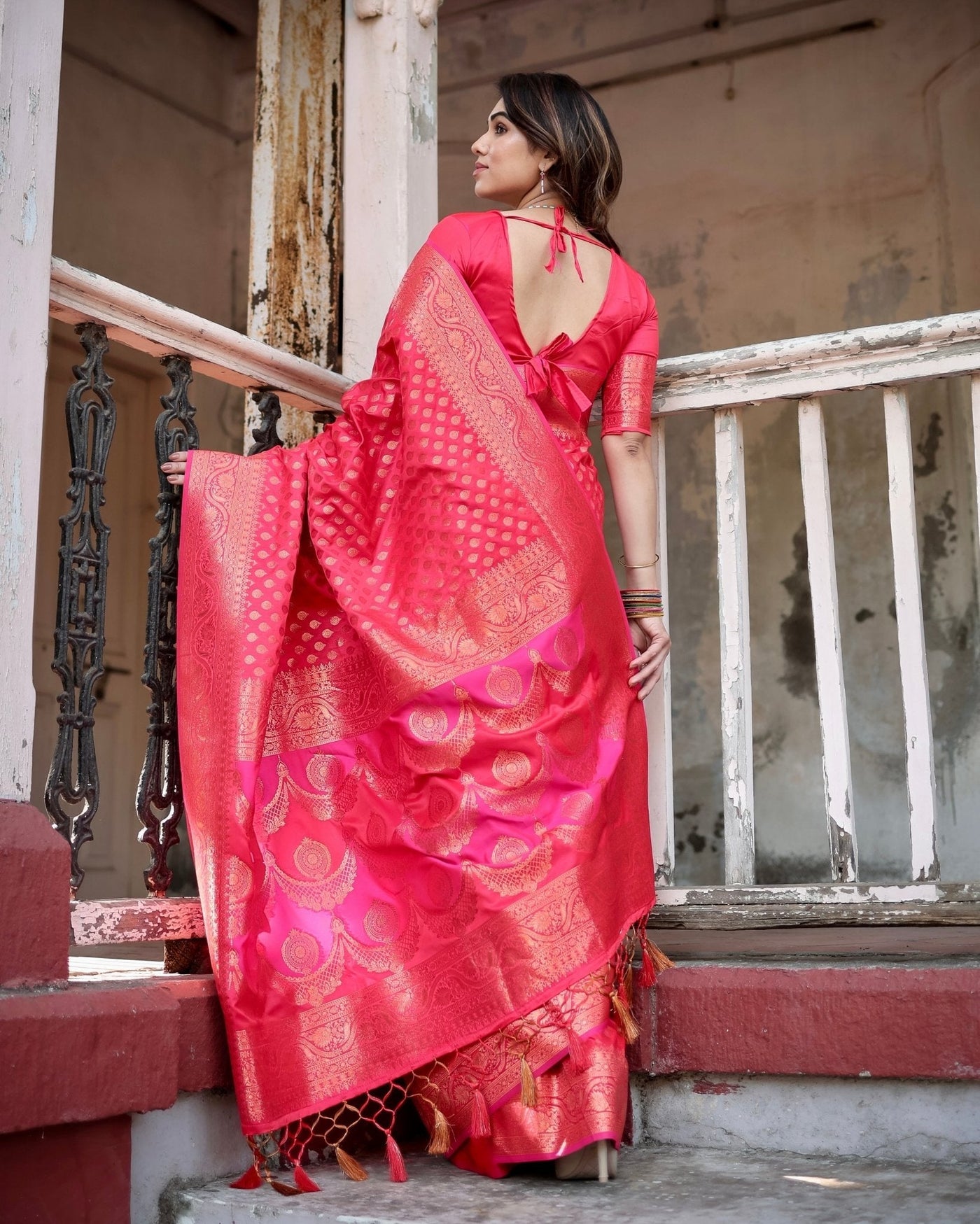 Pure Gaji Silk Saree Weaved With Zari Comes With Tassels - Almaari Fashion