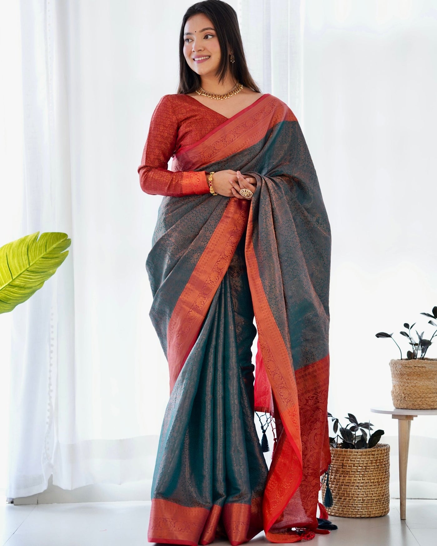 Pure Kanjivaram Silk Saree Weaved With Copper Zari - Almaari Fashion