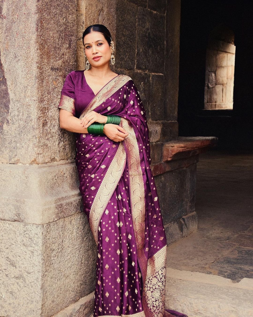 Pure Kanjivaram Silk Weaved With Copper Zari Comes With Heavy Kanjivaram Brocade Blouse - Almaari Fashion