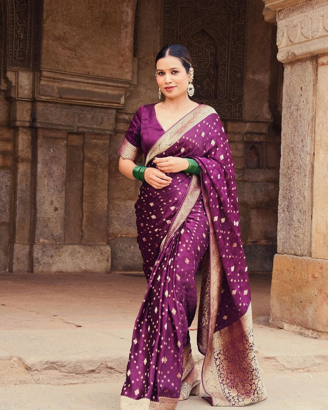 Pure Kanjivaram Silk Weaved With Copper Zari Comes With Heavy Kanjivaram Brocade Blouse - Almaari Fashion