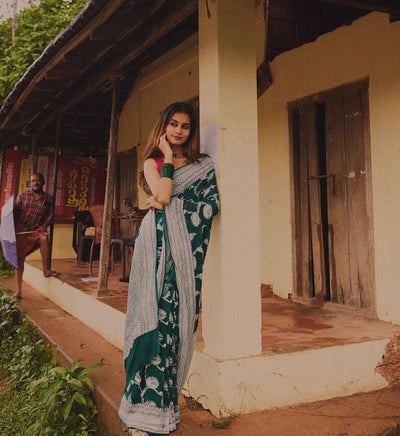 Quintessential Dark Green Soft Kanjivaram Silk Saree With Magnific Blouse Piece - Almaari Fashion