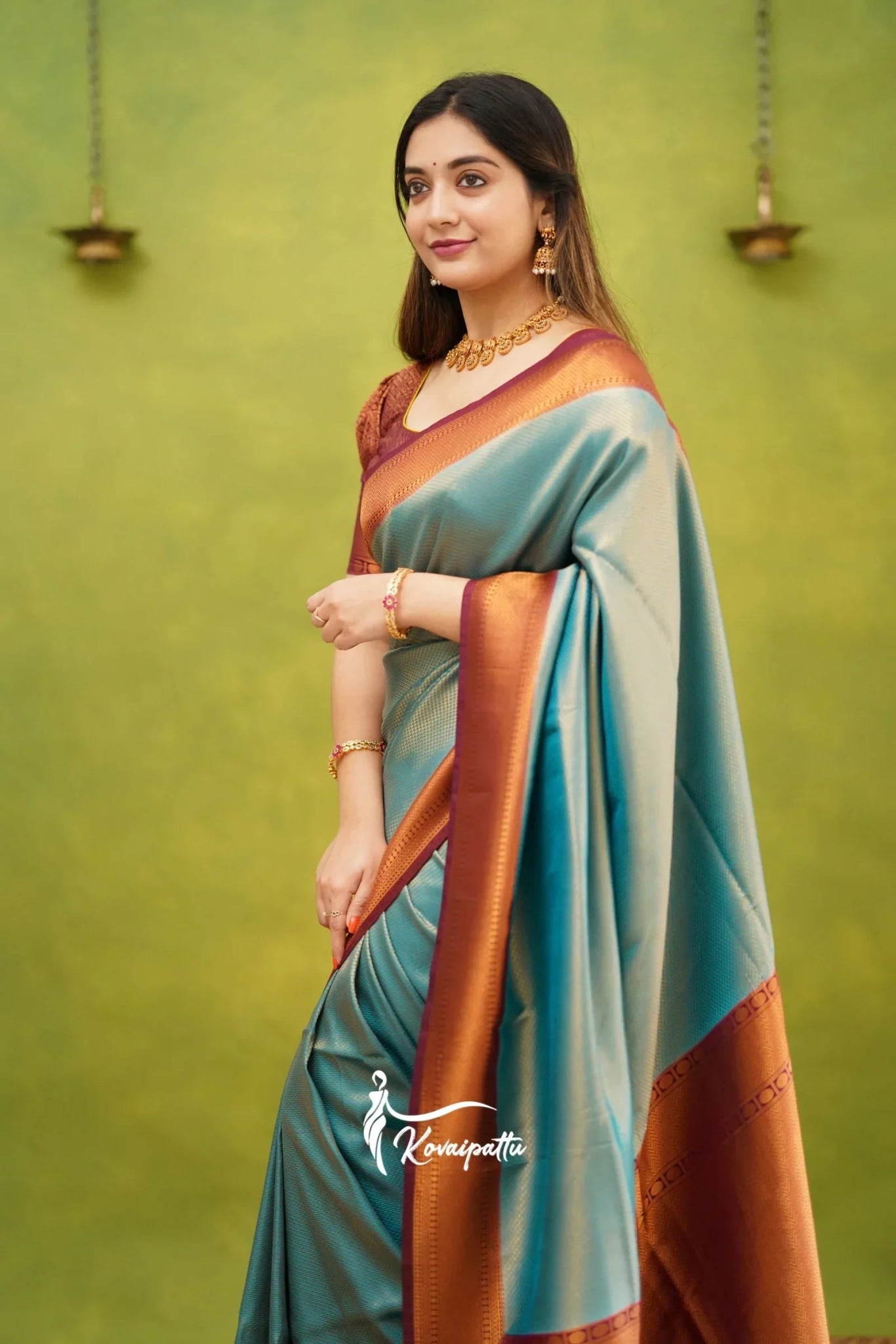 Rama & Maroon Pure Kanjivaram Silk With Twirling Blouse Piece - Almaari Fashion