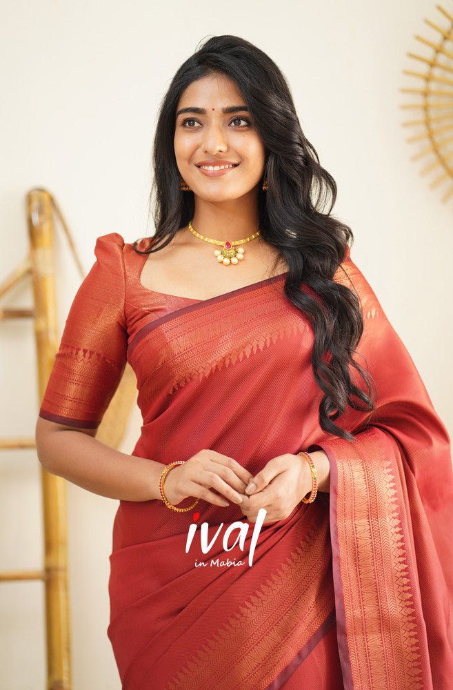 Red Pure Kanjivaram Silk Saree With Lovely Blouse Piece - Almaari Fashion