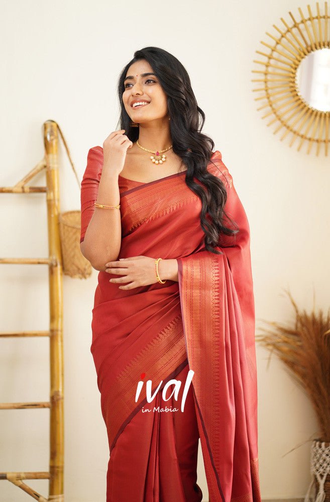 Red Pure Kanjivaram Silk Saree With Lovely Blouse Piece - Almaari Fashion