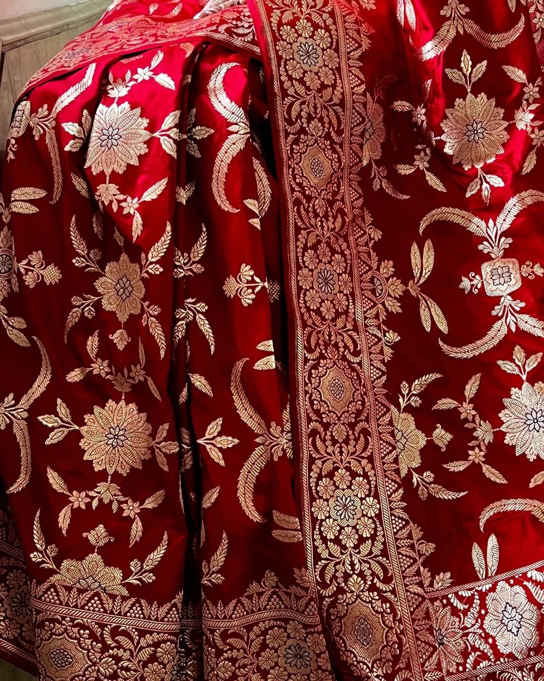 Red Pure Kanjivaram Silk Weaved With Copper Zari Comes With Heavy Kanjivaram Brocade Blouse - Almaari Fashion