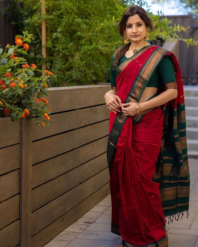 Red With Dark Green Combination Pure Kanjivaram Silk Saree With Attractive Blouse Piece - Almaari Fashion