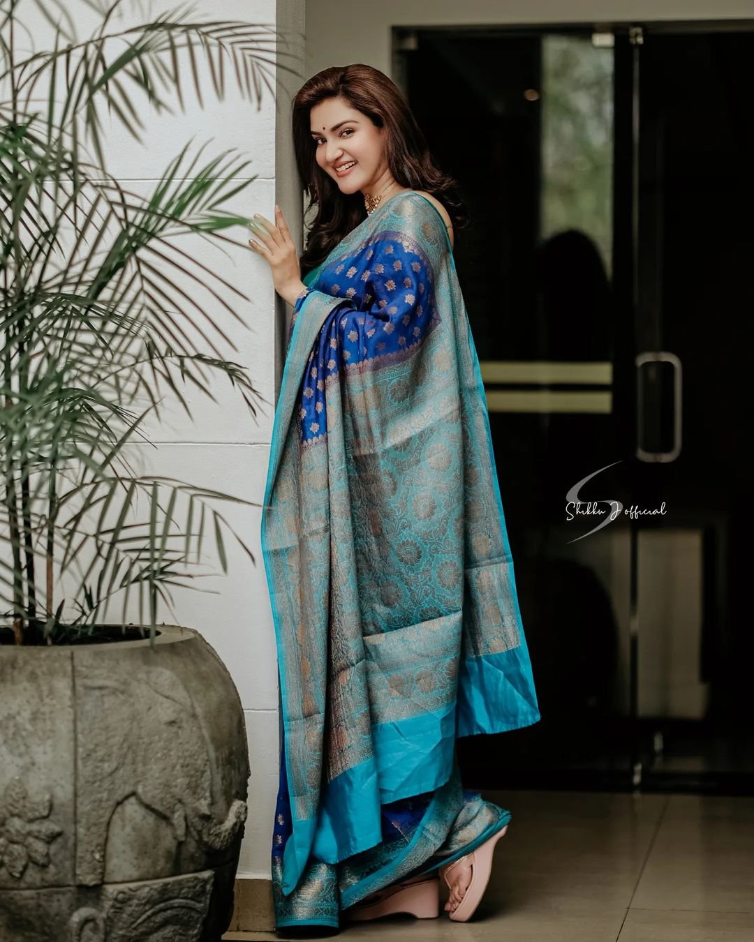 Royal Blue & Firozi Combination Pure Kanjivaram Silk Saree With Attractive Blouse Piece - Almaari Fashion