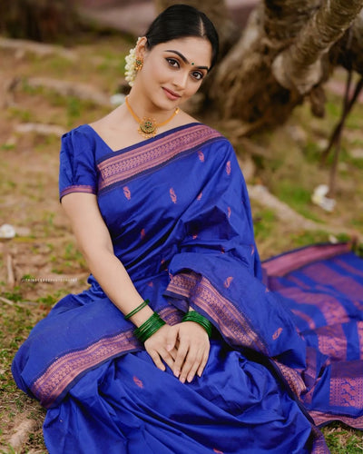 Royal Blue Pure Kanjivaram Silk Saree With Attractive Blouse Piece - Almaari Fashion