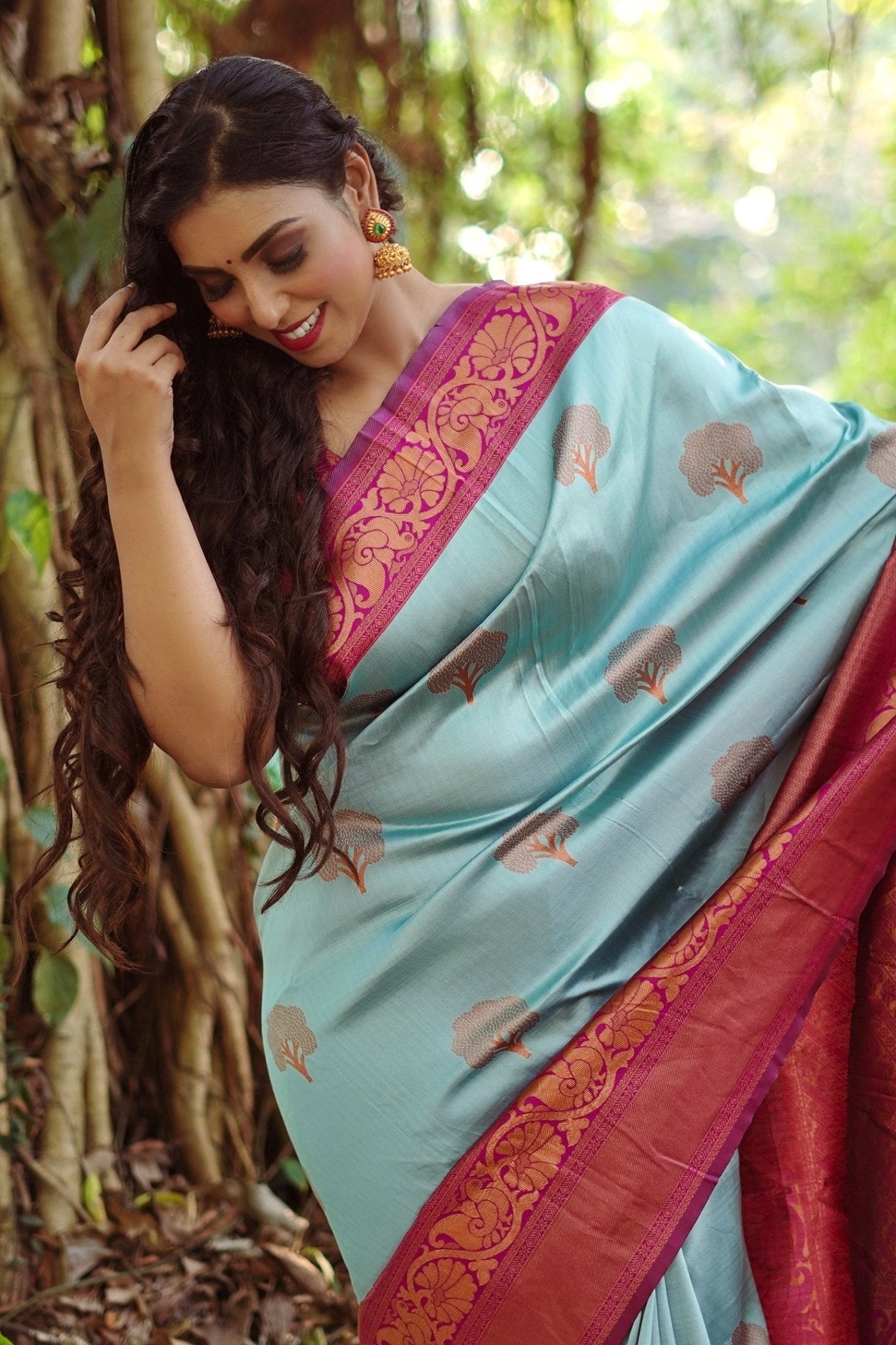 Sky Blue Pure Kanjivaram Silk Saree Stylish Blouse Piece - Almaari Fashion