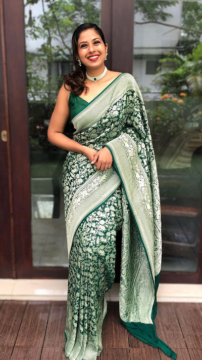 Snazzy Green Pure Kanjivaram Silk With Confounding Blouse Piece - Almaari Fashion