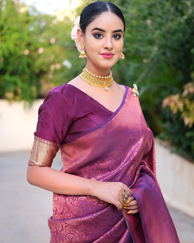 Snazzy Magenta Pure Kanjivaram Silk With Confounding Blouse Piece - Almaari Fashion