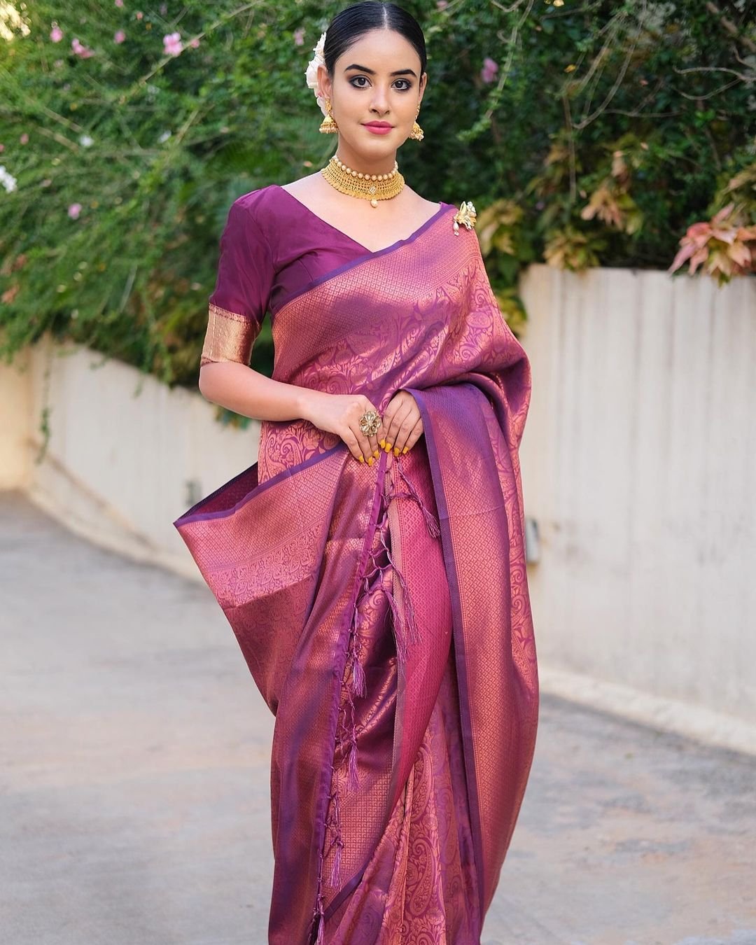 Snazzy Magenta Pure Kanjivaram Silk With Confounding Blouse Piece - Almaari Fashion