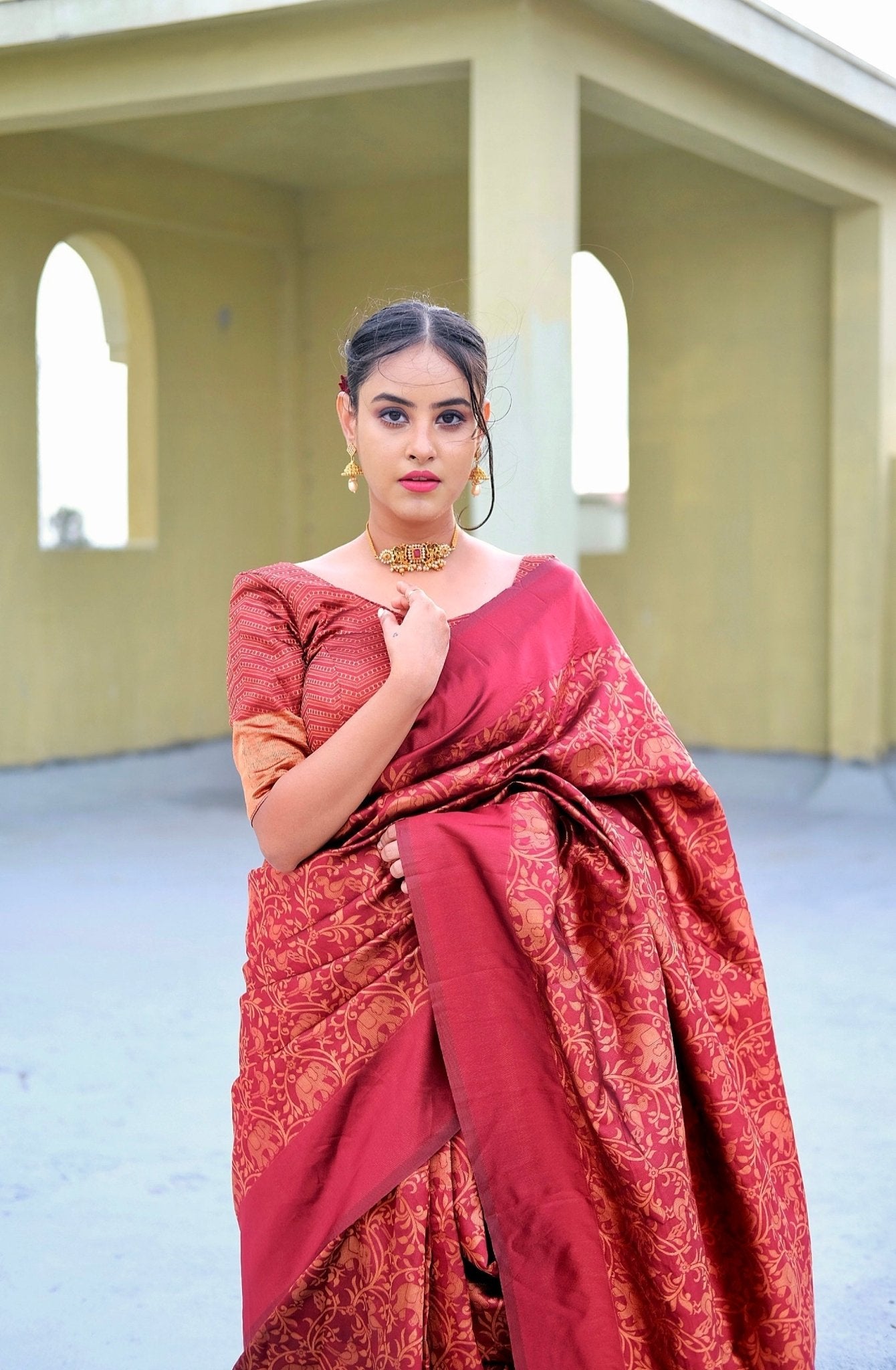 Staring Maroon Pure Kanjivaram Silk Saree With Tempting Blouse Piece - Almaari Fashion