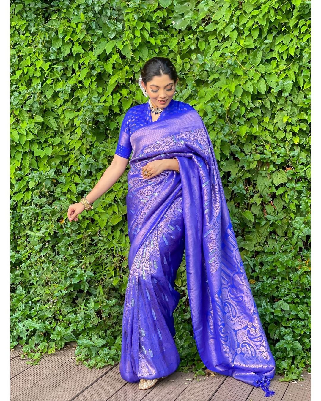 Symmetrical Blue Pure Kanjivaram Silk With Engrossing Blouse Piece - Almaari Fashion