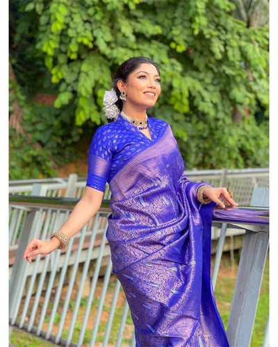 Symmetrical Blue Pure Kanjivaram Silk With Engrossing Blouse Piece - Almaari Fashion