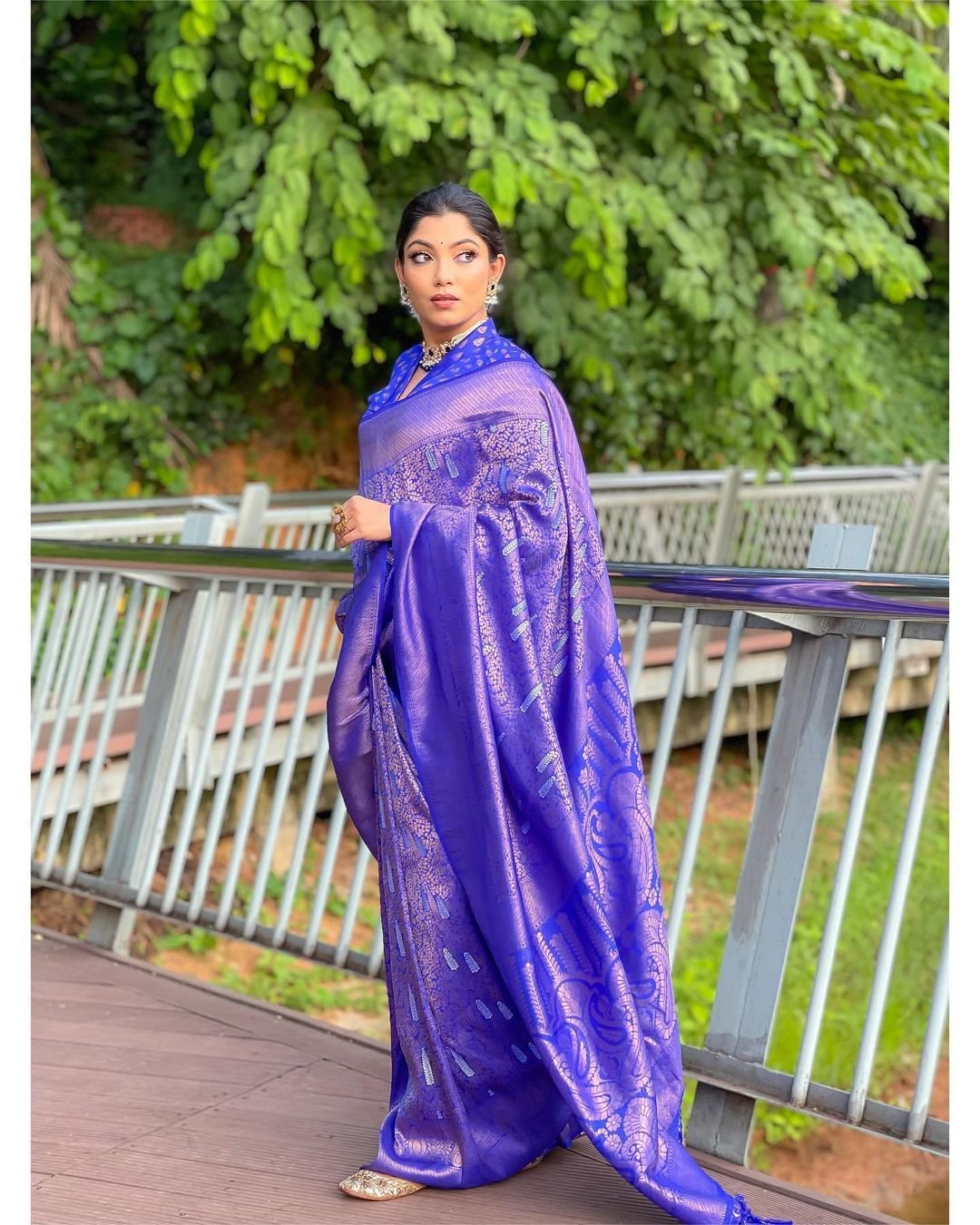 Symmetrical Blue Pure Kanjivaram Silk With Engrossing Blouse Piece - Almaari Fashion