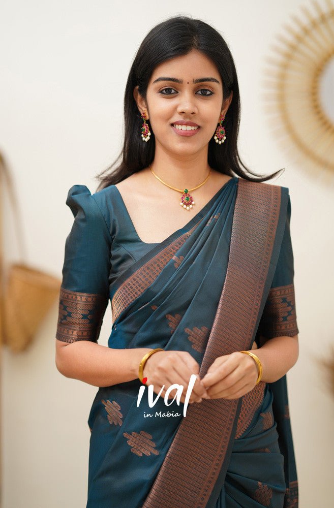 Teal Blue Pure Kanjivaram Silk With Confounding Blouse Piece - Almaari Fashion