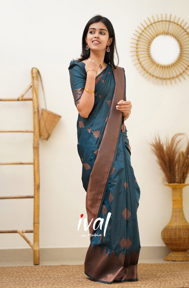 Teal Blue Pure Kanjivaram Silk With Confounding Blouse Piece - Almaari Fashion