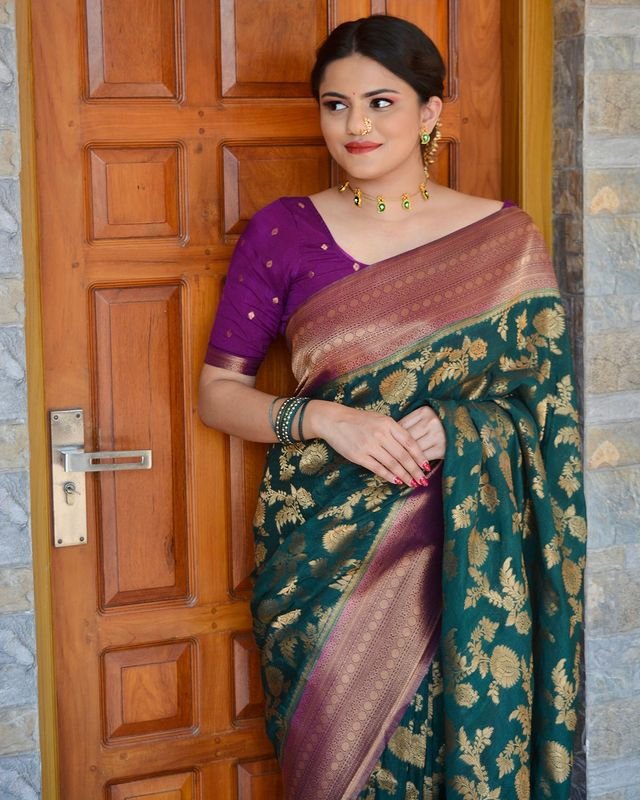 Unique Green Pure Kanjivaram Silk With Outstanding Blouse Piece - Almaari Fashion